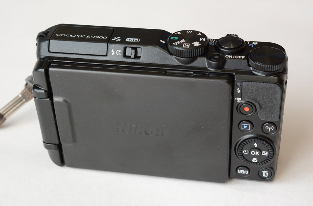 Nikon-S9900_Rear.jpg